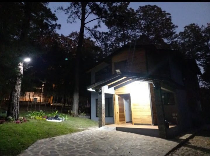 Exterior Bagheera al atardecer